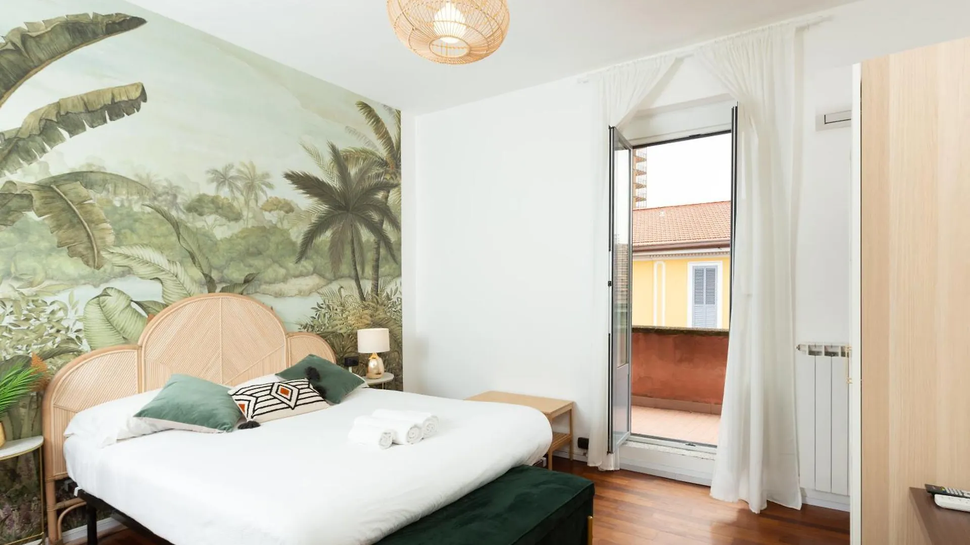 Flower Exclusive Apartment - M3 - Isola District Milan
