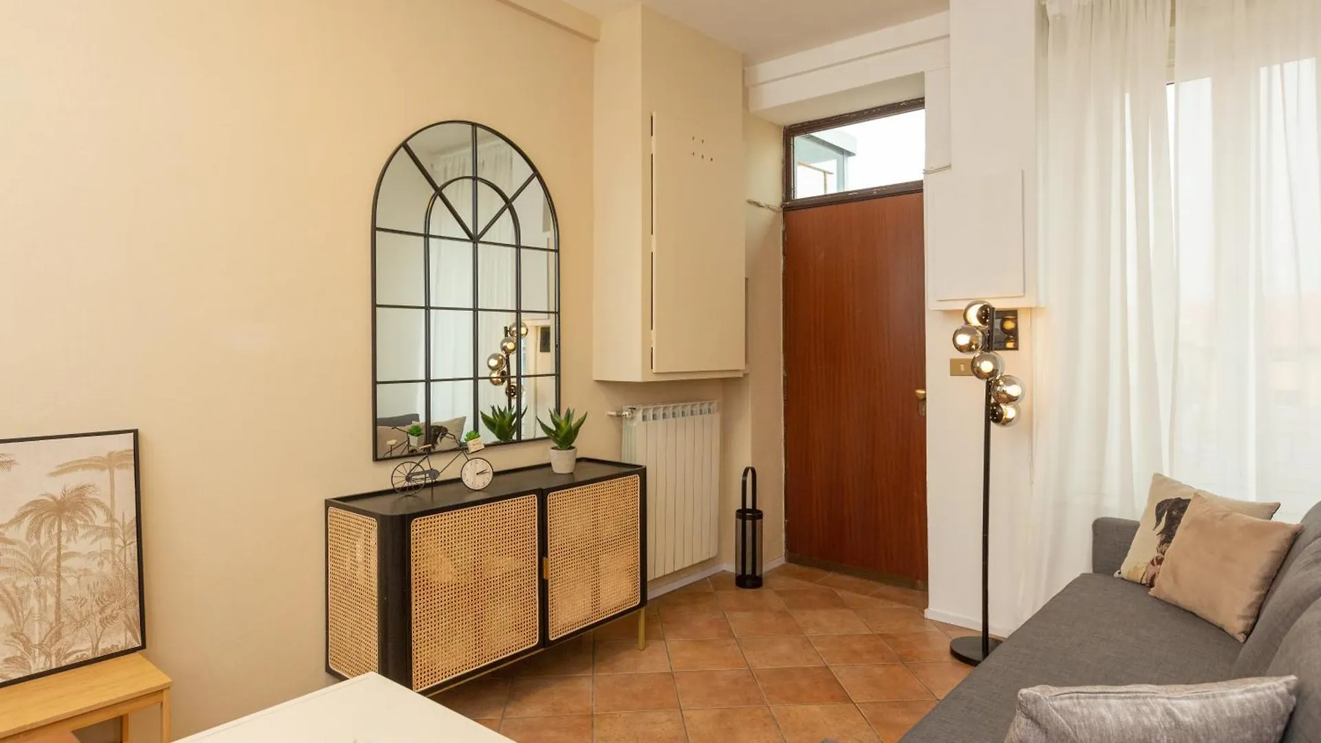 Flower Exclusive Apartment - M3 - Isola District Milan