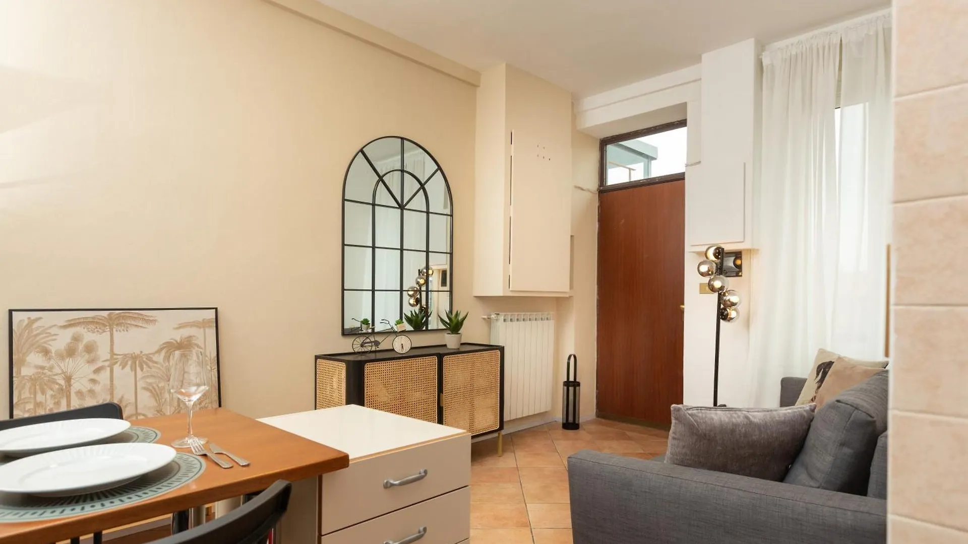 Flower Exclusive Apartment - M3 - Isola District Milan Italy