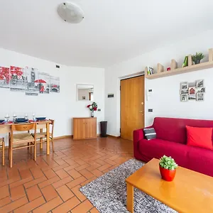 Cozy Apt - Private Parking & Terrace Milano